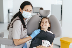 mt-dents-visite-a-3-ans-importante-pour-bonne-hygiene-dentiste-kremlin-bicetre